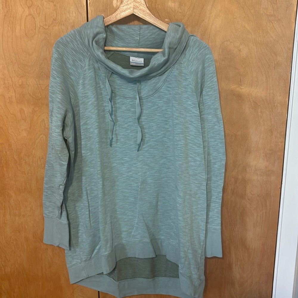Columbia sweatshirt